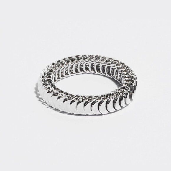 Unisex Sliver Snake Chain Ring - Stylish and Versatile Jewelry Accessory - Picture 3 of 7